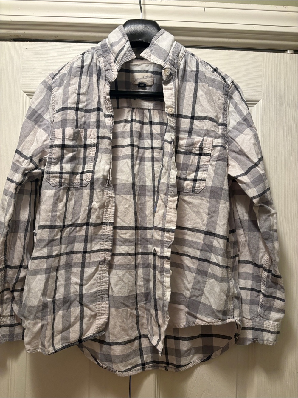 Universal Thread White and Gray Plaid Button-Down Shirt